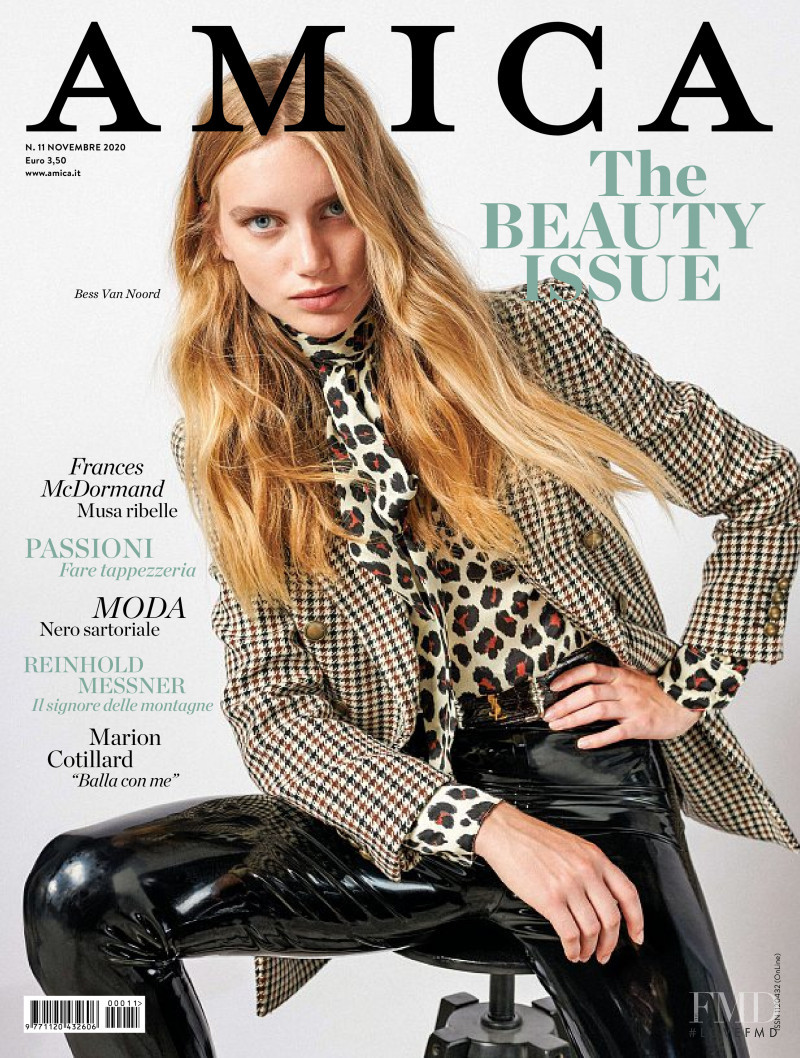 Roos Abels featured on the AMICA Italy cover from November 2020