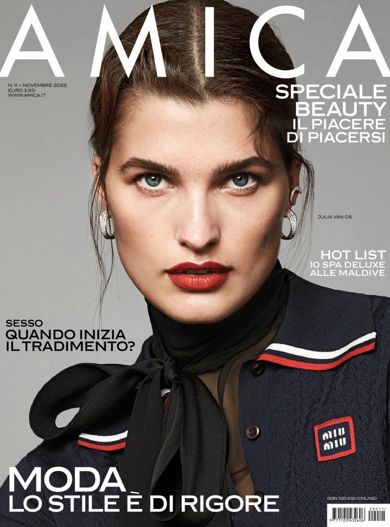 Julia van Os featured on the AMICA Italy cover from November 2022