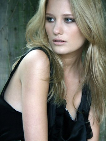 Photo of model Ashley Hinshaw - ID 170395