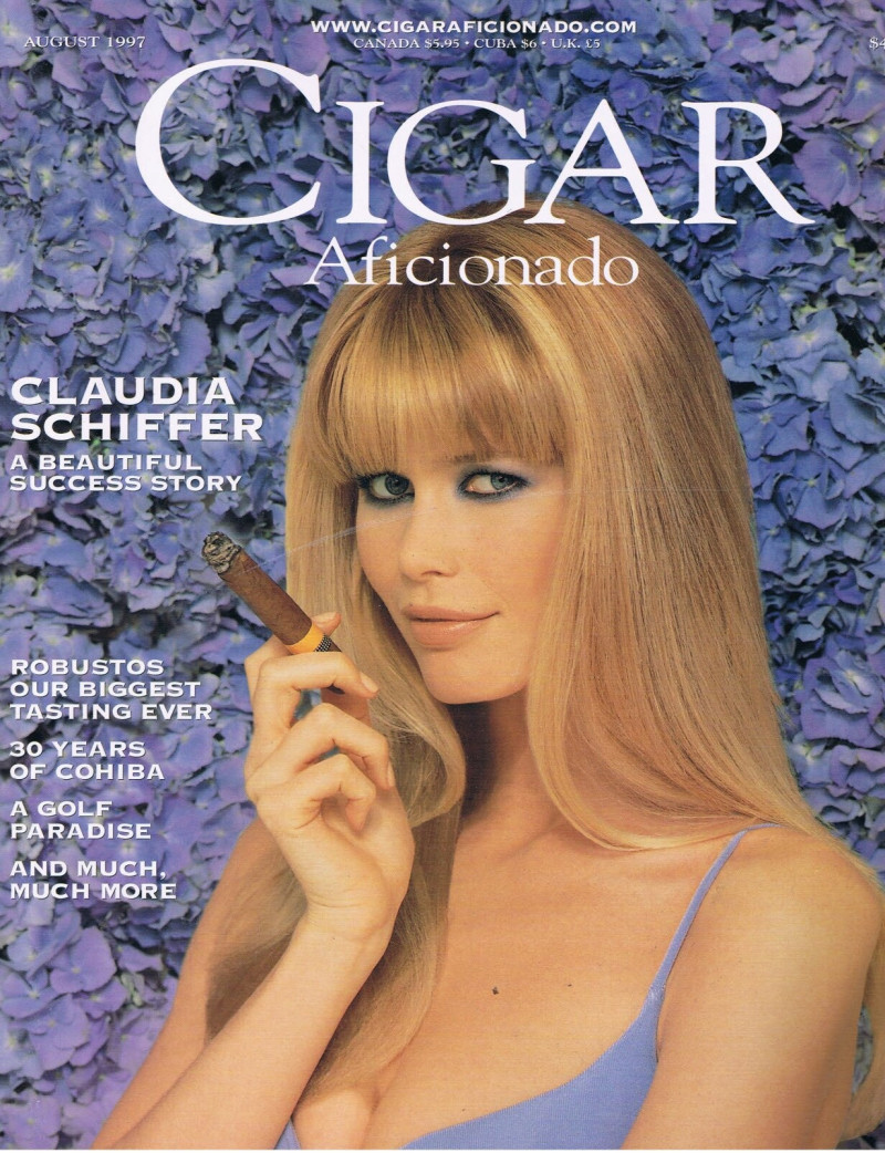 Photo of model Claudia Schiffer - ID 690913