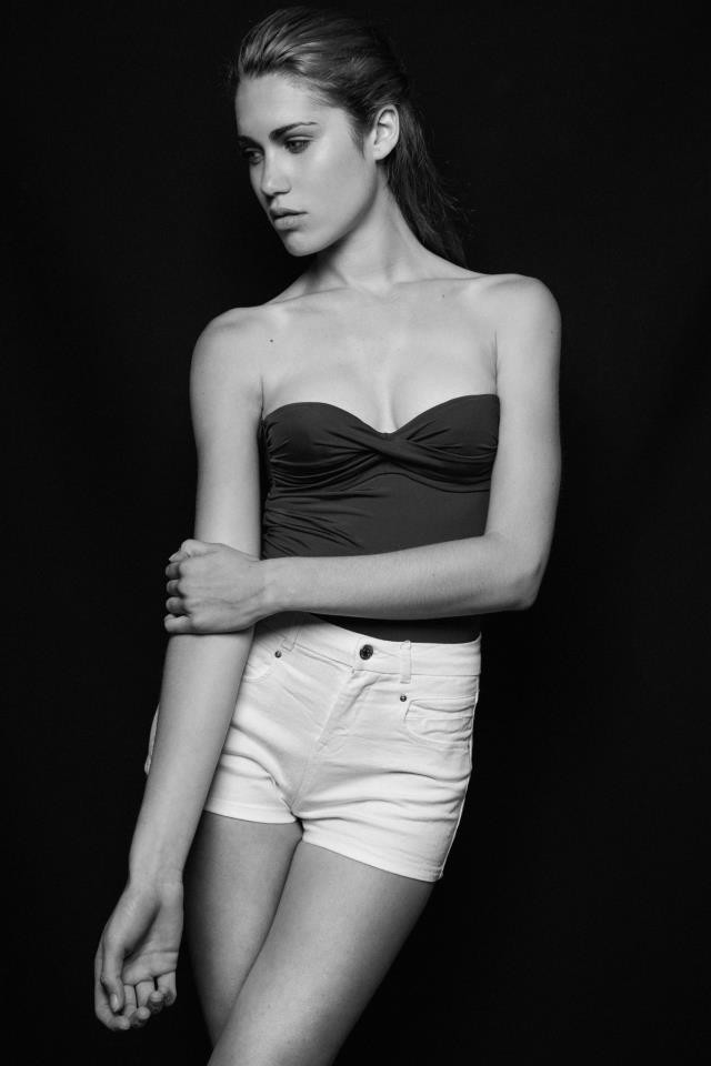 Photo of model Ana Miranda - ID 427726