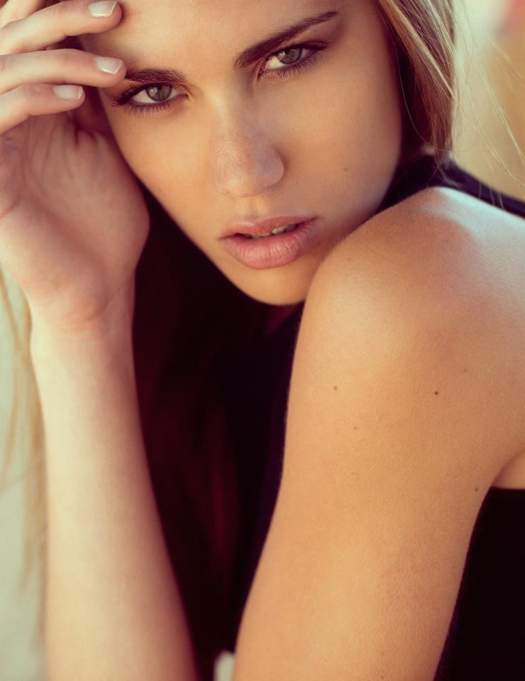Photo of model Ana Miranda - ID 427732