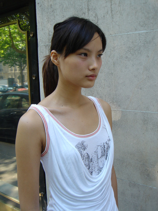 Photo of model Emily Zhang - ID 199795
