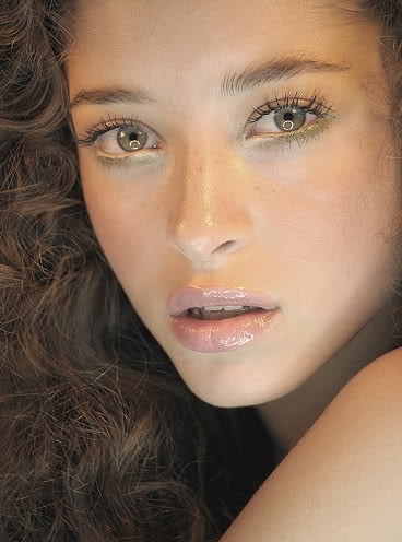Photo of model Ana Girault - ID 331569