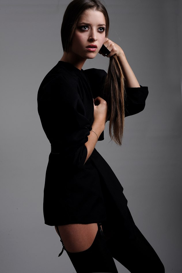 Photo of model Ana Girault - ID 363835
