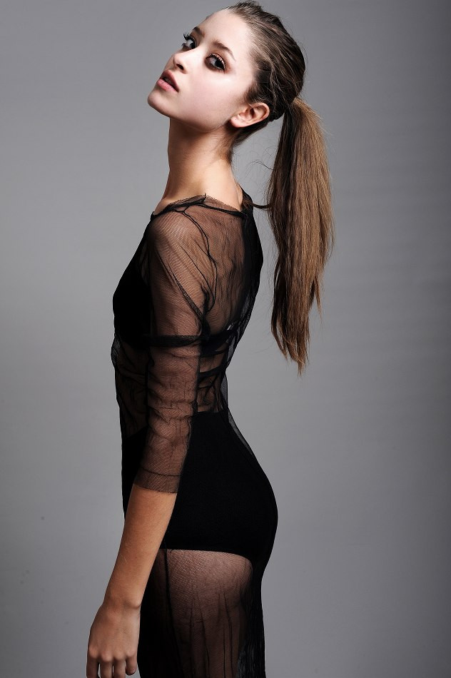 Photo of model Ana Girault - ID 363842