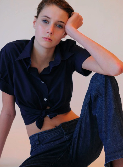 Photo of model Caroline Hinton - ID 210992