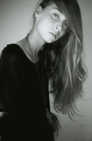 Photo of model Caroline Hinton - ID 250074
