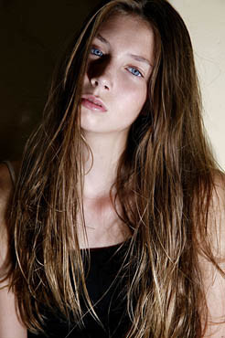 Photo of model Caroline Hinton - ID 250083
