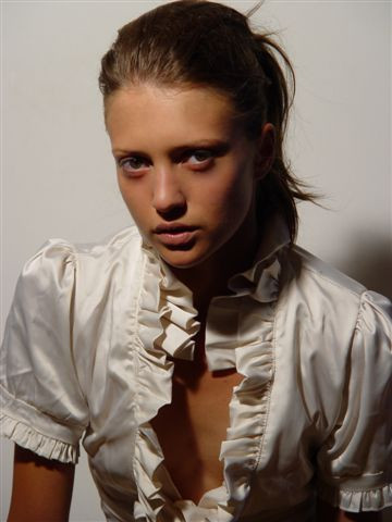Photo of model Elena Voicu - ID 225894