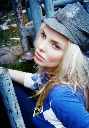 Photo of model Eliza Humble - ID 228093