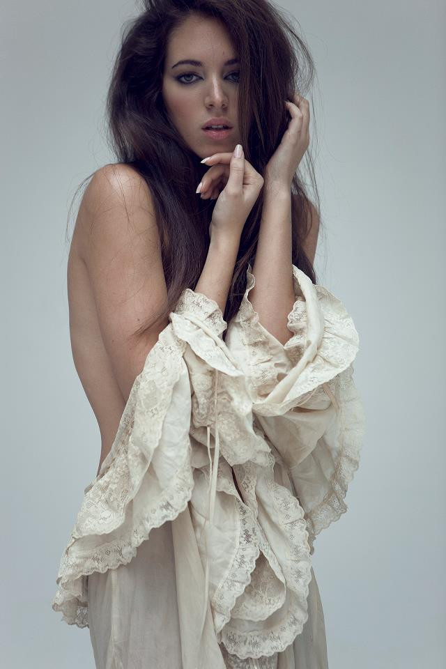 Photo of model Adriana Romero - ID 371911