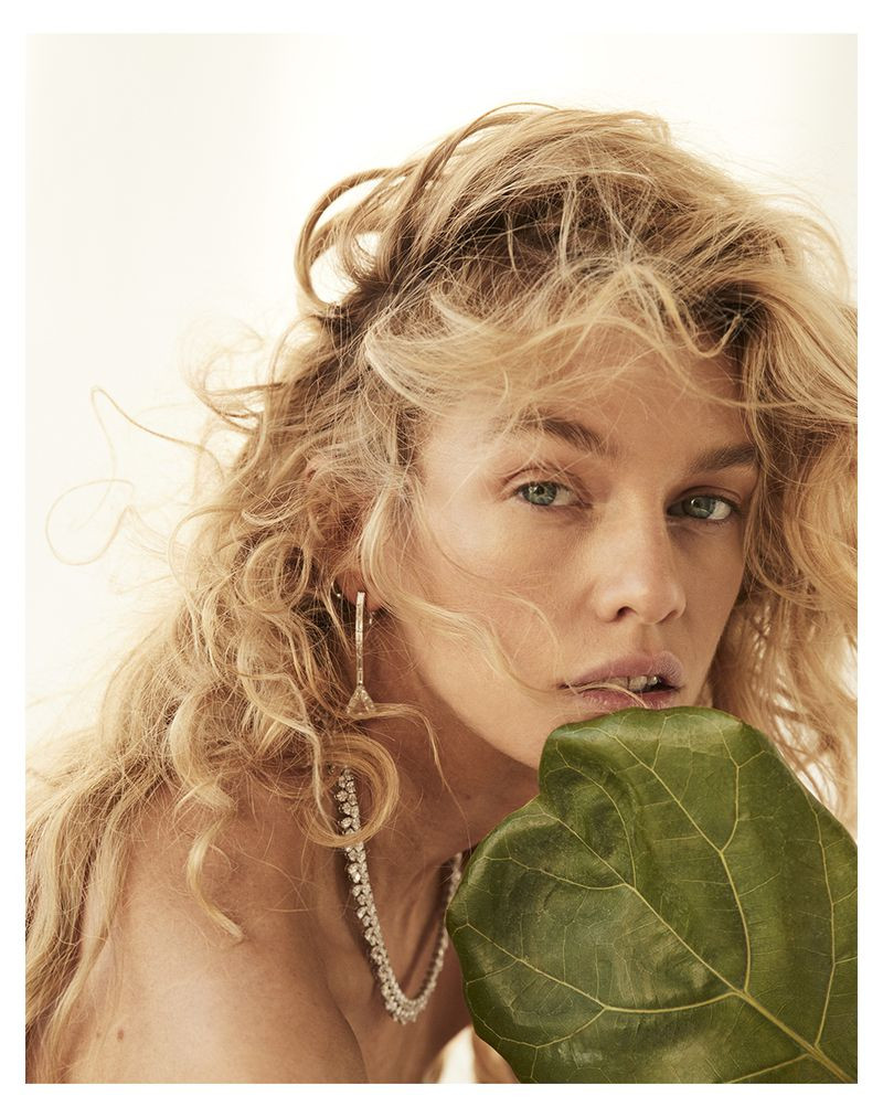 Photo of model Stella Maxwell - ID 639620