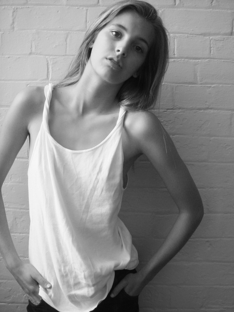 Photo of model Eloise Boughton - ID 253342
