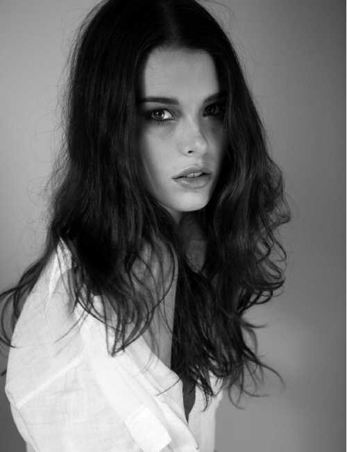 Photo of fashion model Carly Foulkes - ID 256320 | Models | The FMD