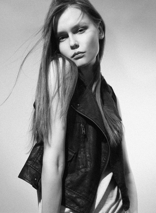Photo of model Elina Kurr - ID 329891