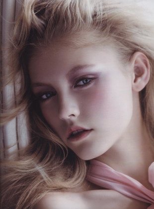 Photo of model Lucia Jonova - ID 276257