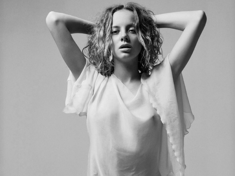 Photo of model Bijou Phillips - ID 335923