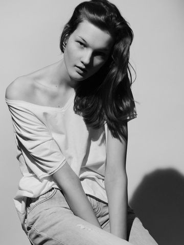 Photo of model Kirsi Pyrhonen - ID 280255