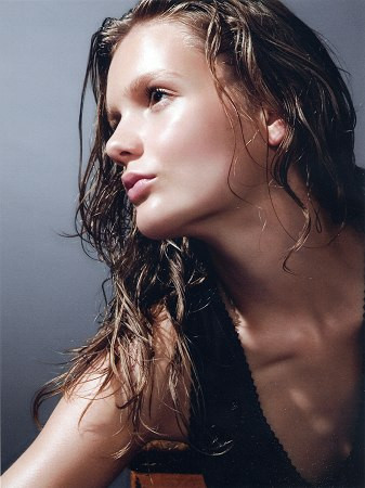 Photo of model Georgiana Penova - ID 283482