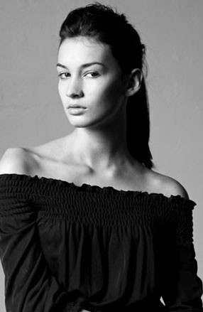Photo of model Mariana di Britto - ID 284022
