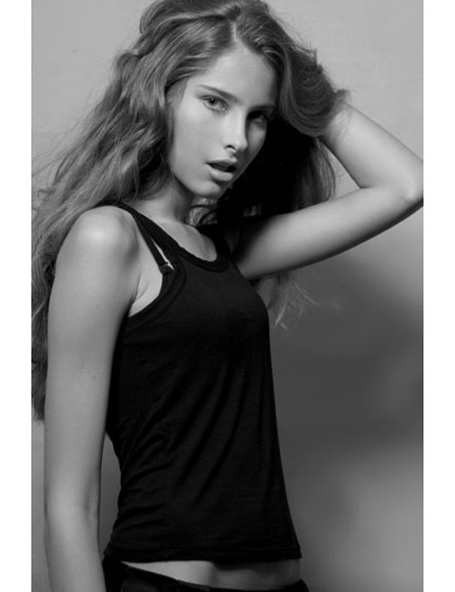 Photo of model Carolinny Mendonça - ID 286778