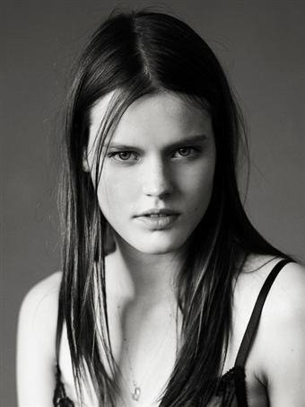 Photo of model Ellie Weston - ID 288249