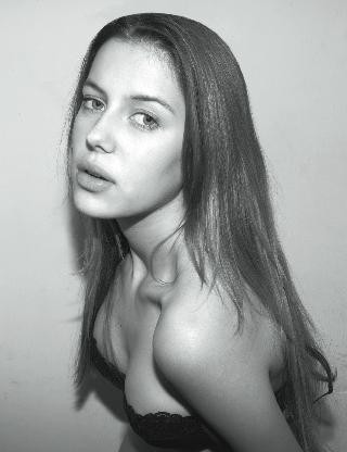 Photo of model Nicole Poturalski - ID 293233
