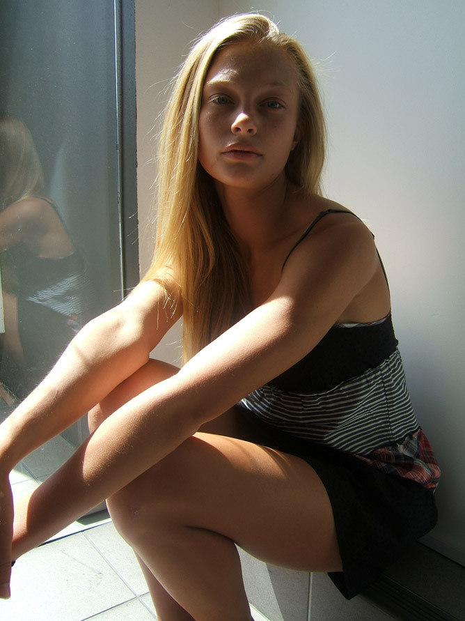 Photo of model Esther Cronin - ID 295034