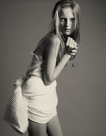 Photo of model Nina Meijer - ID 295997