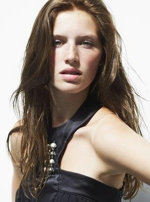 Photo of model Amanda Vooijs - ID 297175