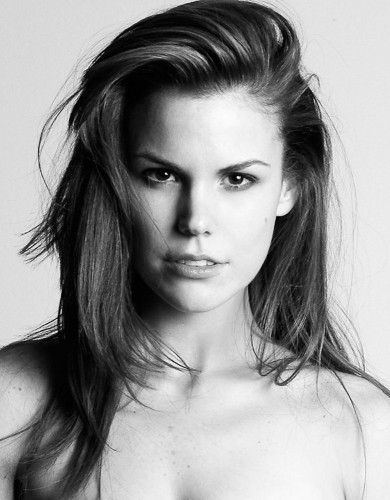 Photo of model Roz Lipsett - ID 301759