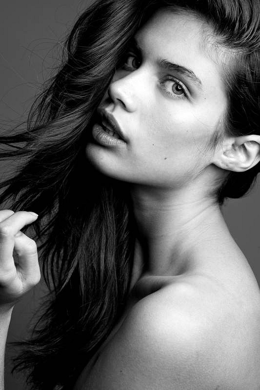 Photo of model Sara Sampaio - ID 387868