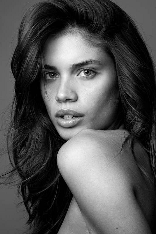 Photo of model Sara Sampaio - ID 387869