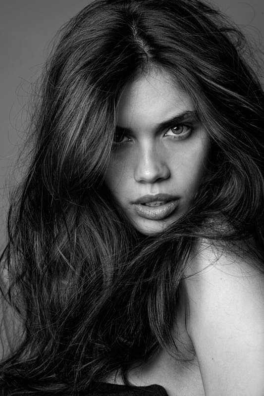 Photo of model Sara Sampaio - ID 387872