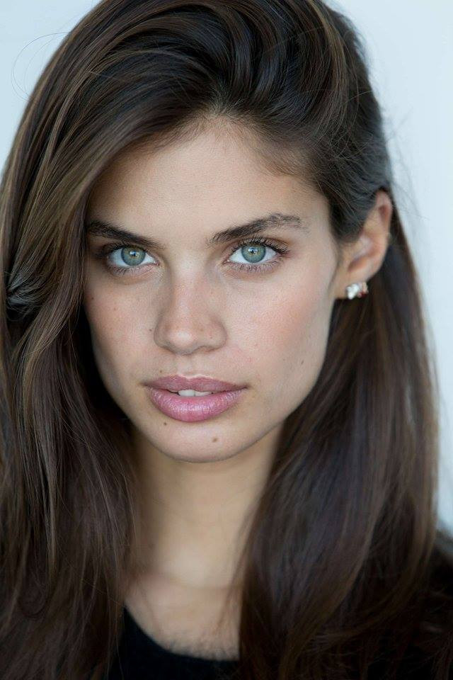 Photo of model Sara Sampaio - ID 557730