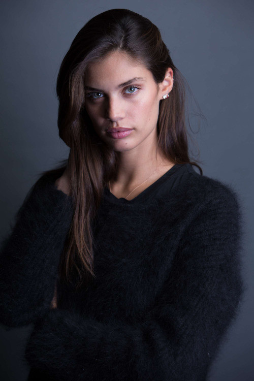 Photo of model Sara Sampaio - ID 557732