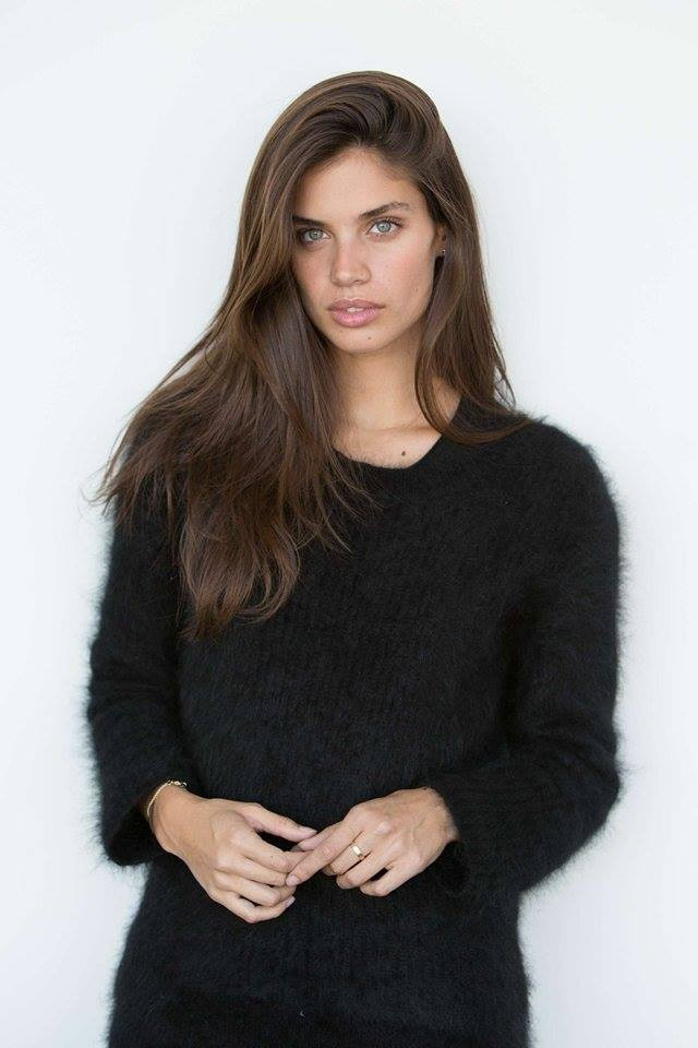 Photo of model Sara Sampaio - ID 557734