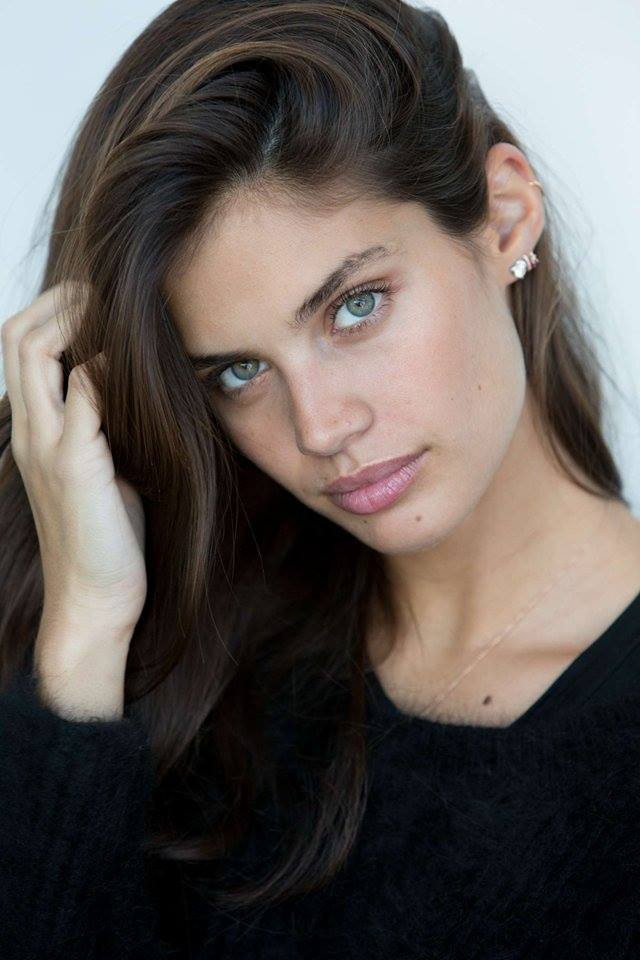 Photo of model Sara Sampaio - ID 557735