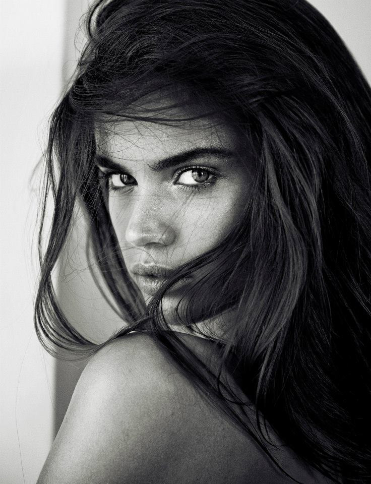 Photo of model Sara Sampaio - ID 557741