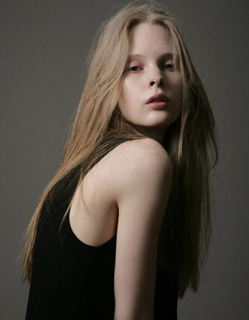 Photo of model Jasmine Poulton - ID 302153