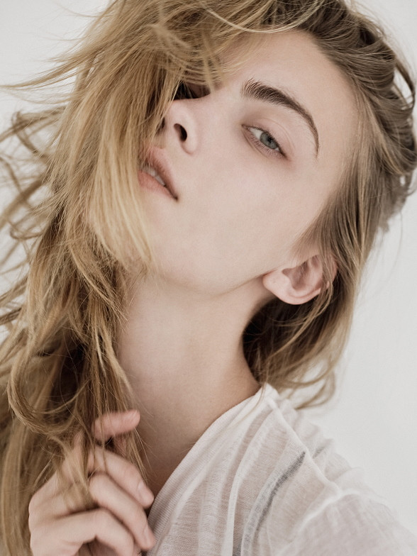 Photo of model Emily Senko - ID 303064