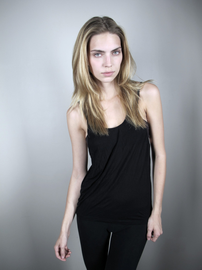 Photo of model Emily Senko - ID 303083