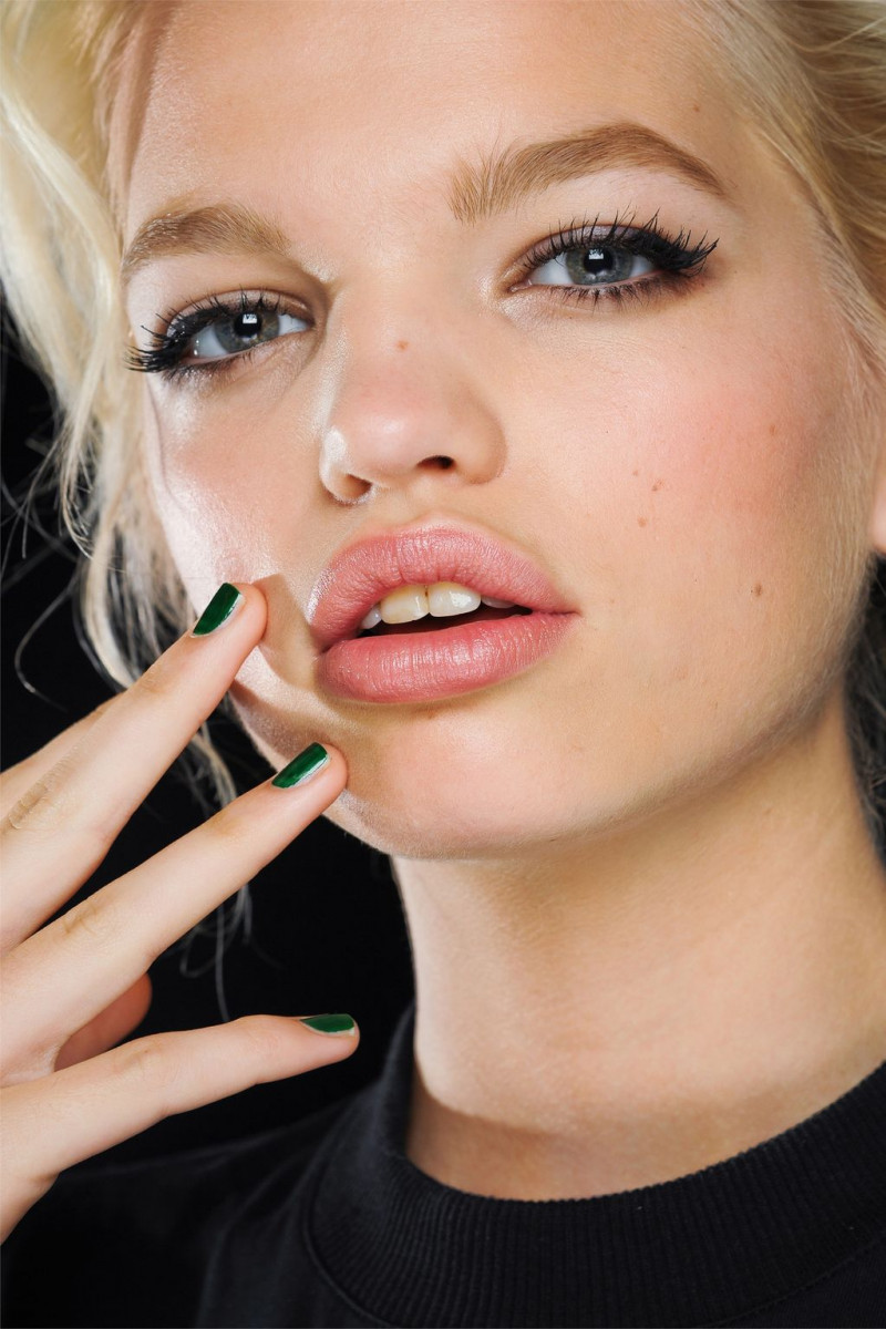 Photo of model Daphne Groeneveld - ID 359243