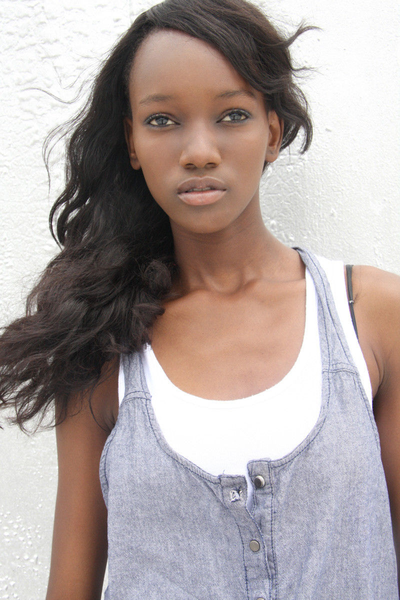 Photo of model Herieth Paul - ID 303991