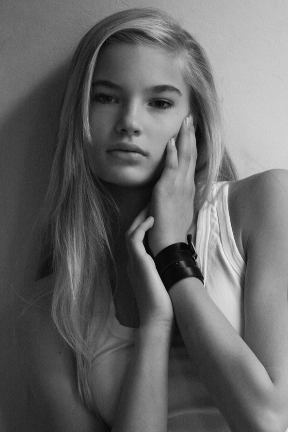 Photo of model Isabel Scholten - ID 305490