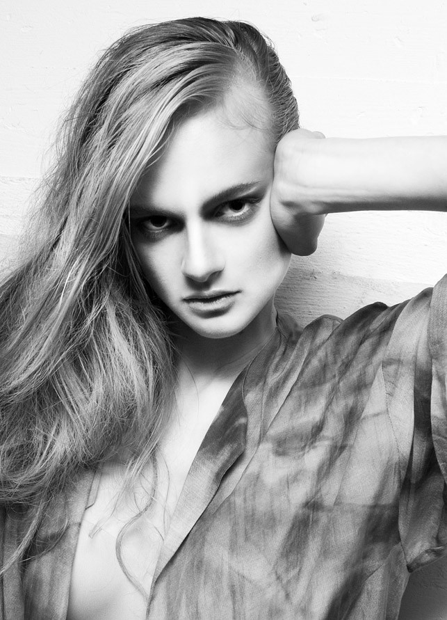 Photo of model Carmen Jalving - ID 305522