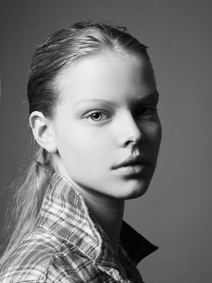 Carolin Loosen - Gallery with 32 general photos | Models | The FMD