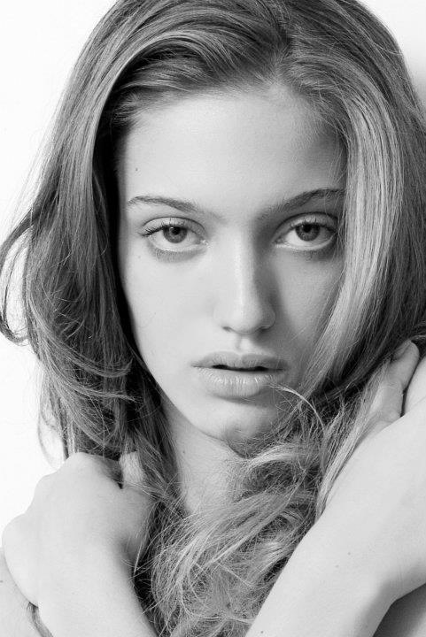 Photo of model Dana Luz Almada - ID 562850