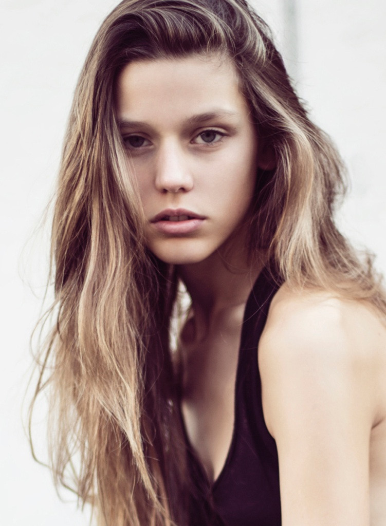 Photo of model Vivienne Rohner - ID 563138
